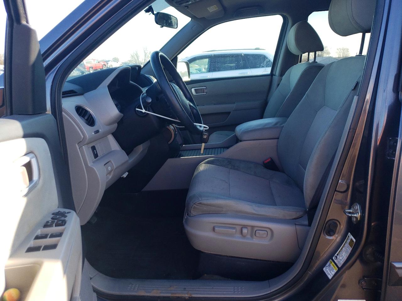 2015 HONDA PILOT EX photo 19
