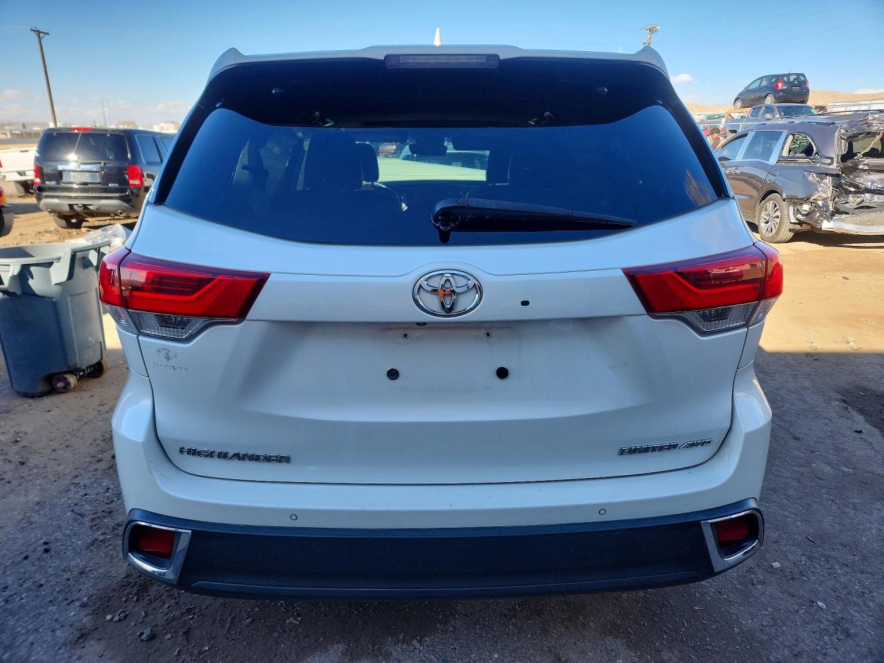 2018 TOYOTA HIGHLANDER LIMITED photo 11
