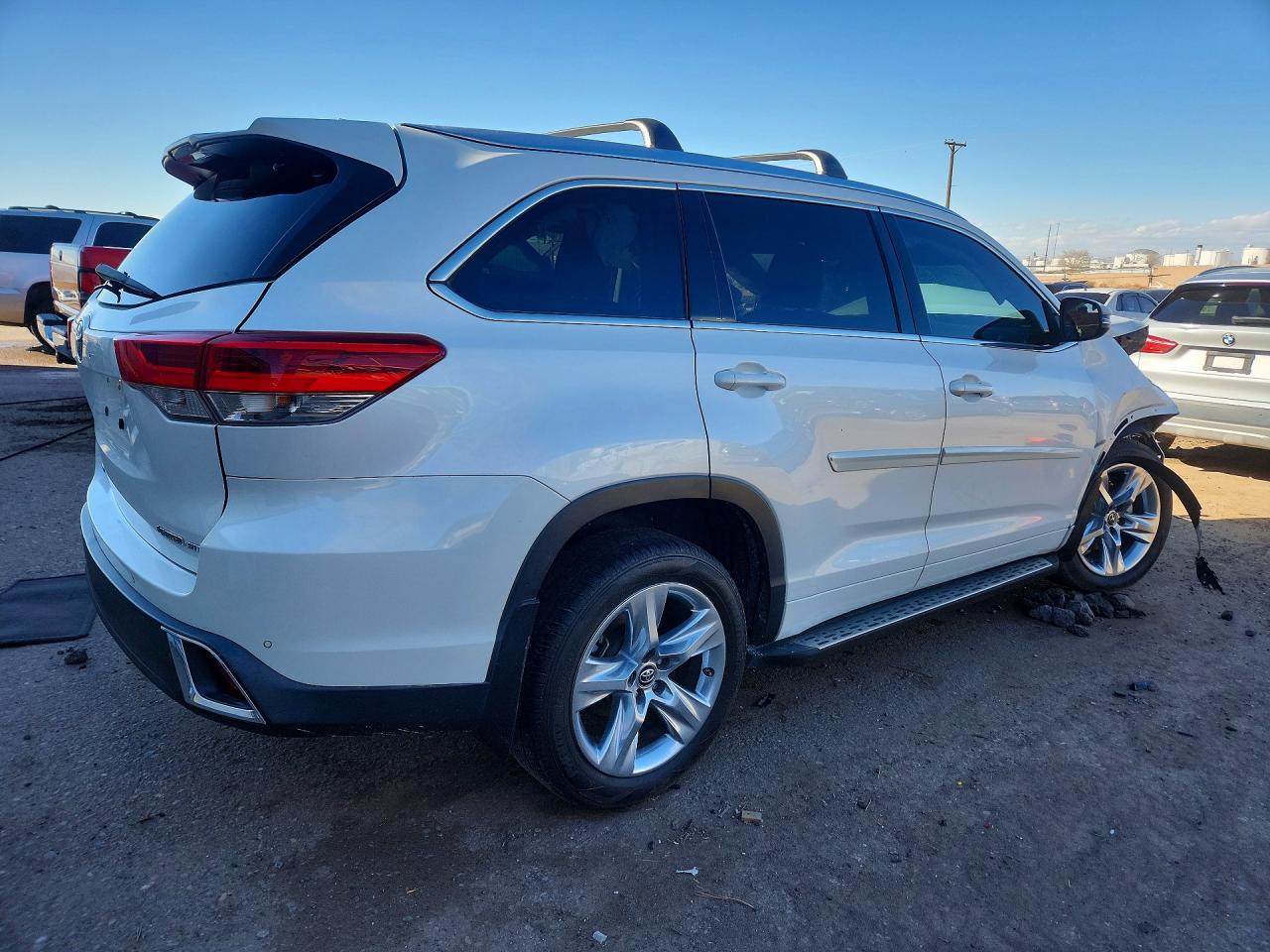2018 TOYOTA HIGHLANDER LIMITED photo 5