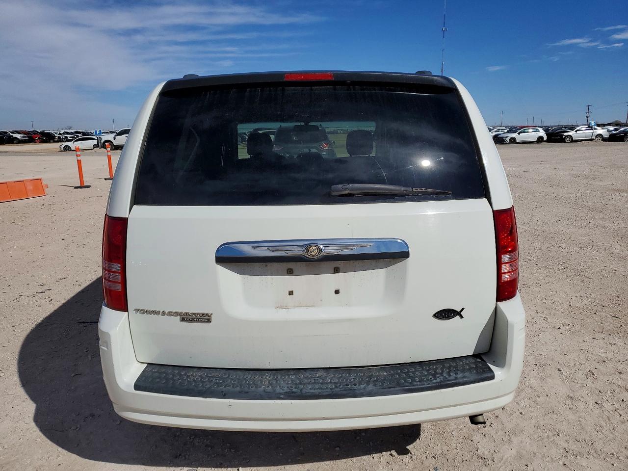 2008 CHRYSLER TOWN & COUNTRY TOURING photo 6