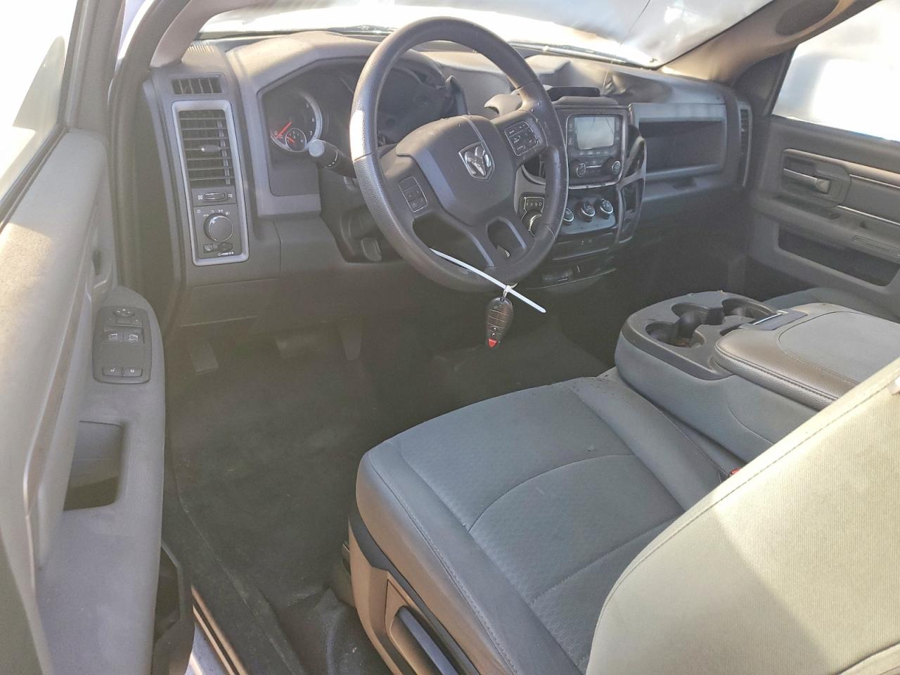 2015 RAM 1500 ST photo 15