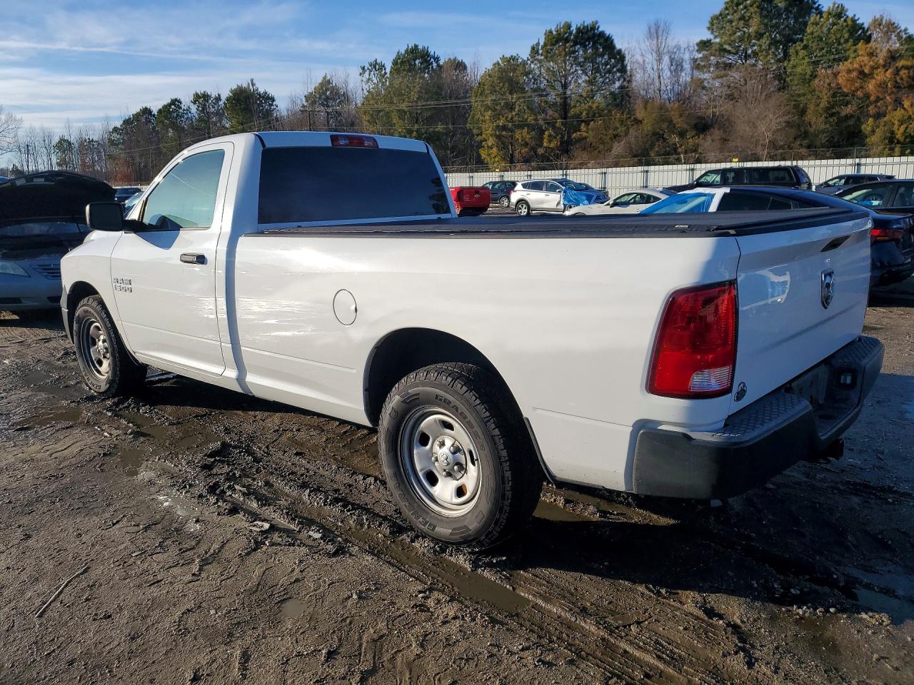 2015 RAM 1500 ST photo 3