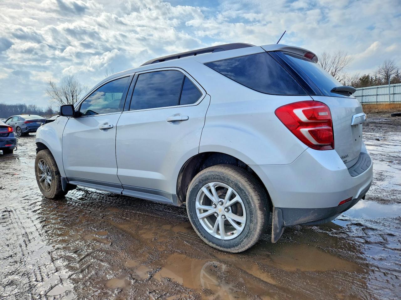 2017 CHEVROLET EQUINOX LT photo 2