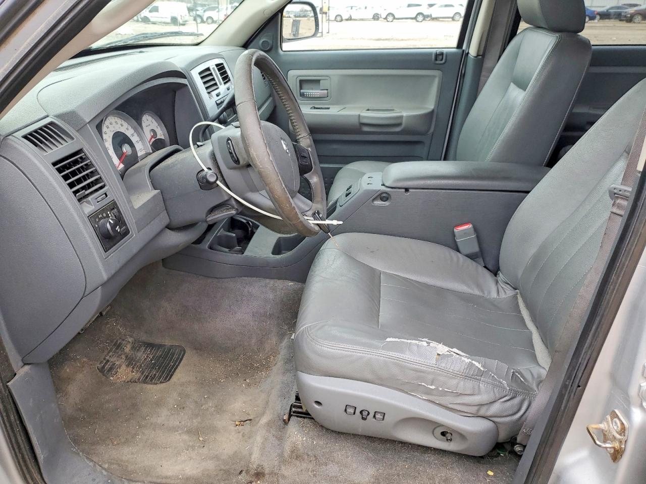 2005 DODGE DAKOTA QUAD LARAMIE photo 13