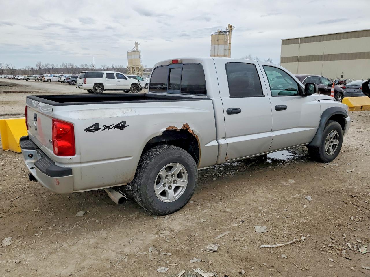 2005 DODGE DAKOTA QUAD LARAMIE photo 5