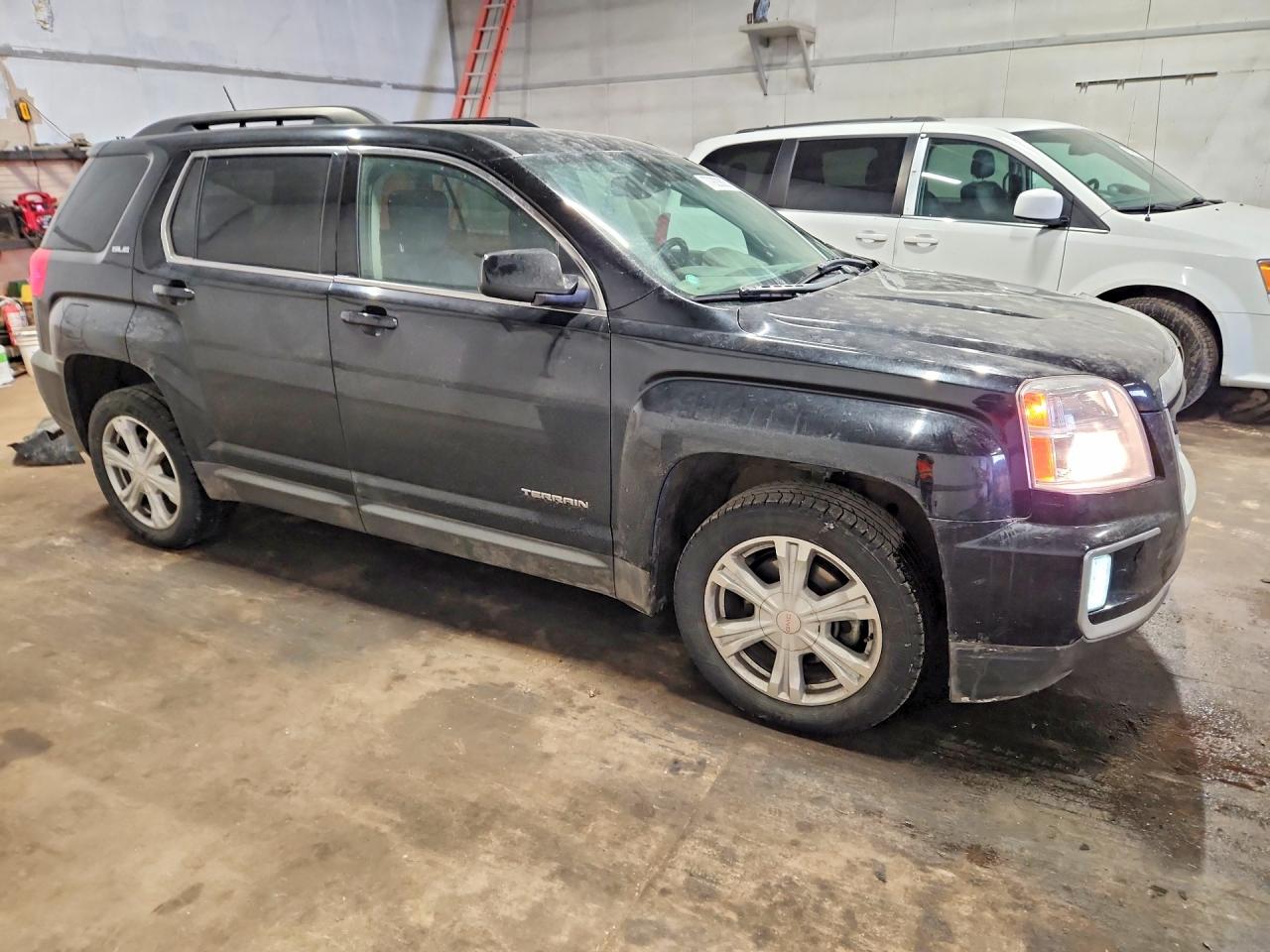 2017 GMC TERRAIN SLE photo 4