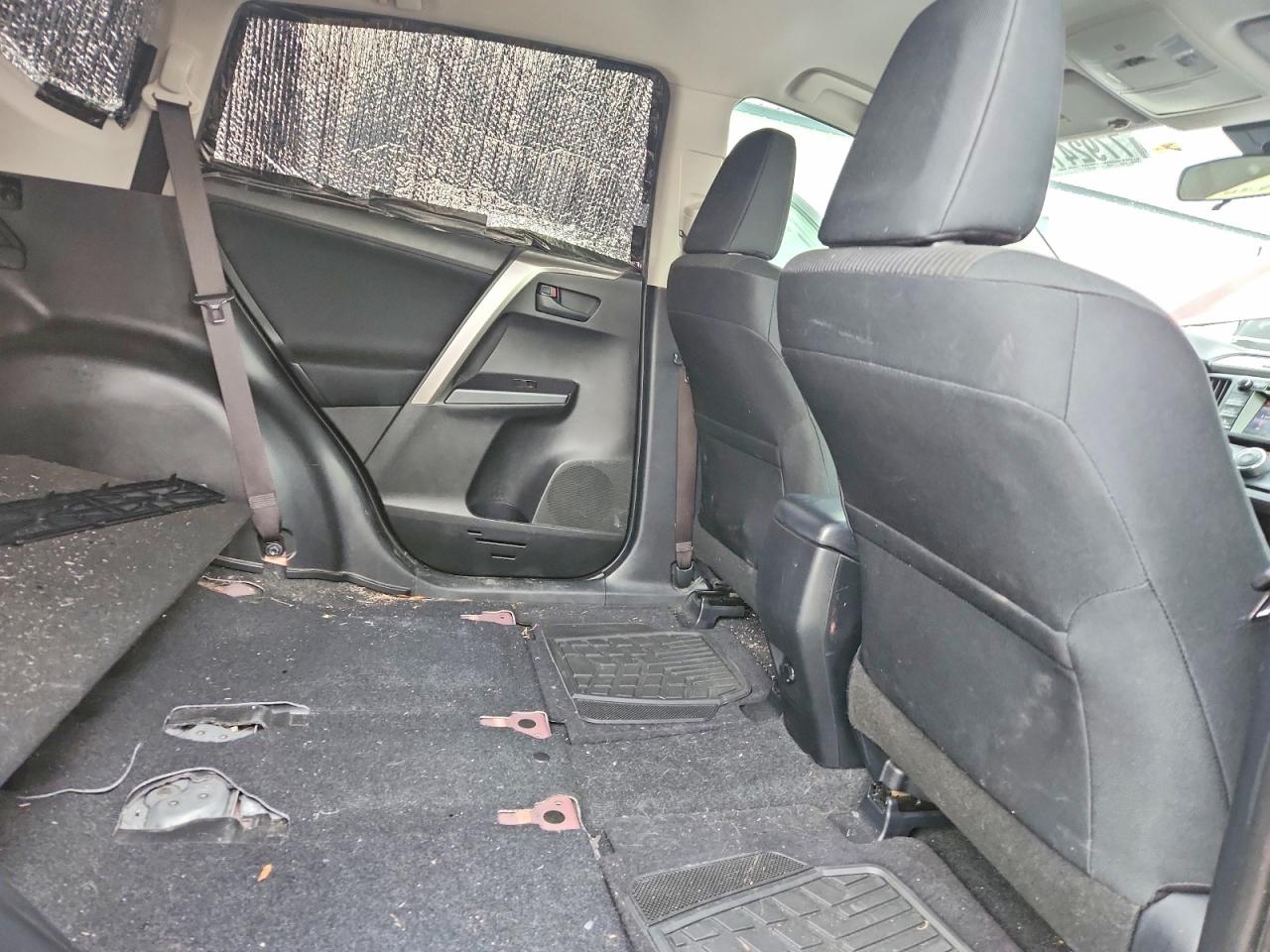 2017 TOYOTA RAV4 LE photo 28