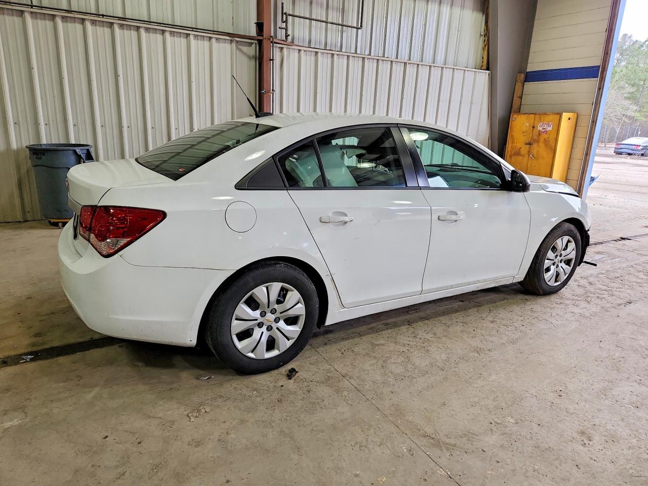 2013 CHEVROLET CRUZE LS photo 5