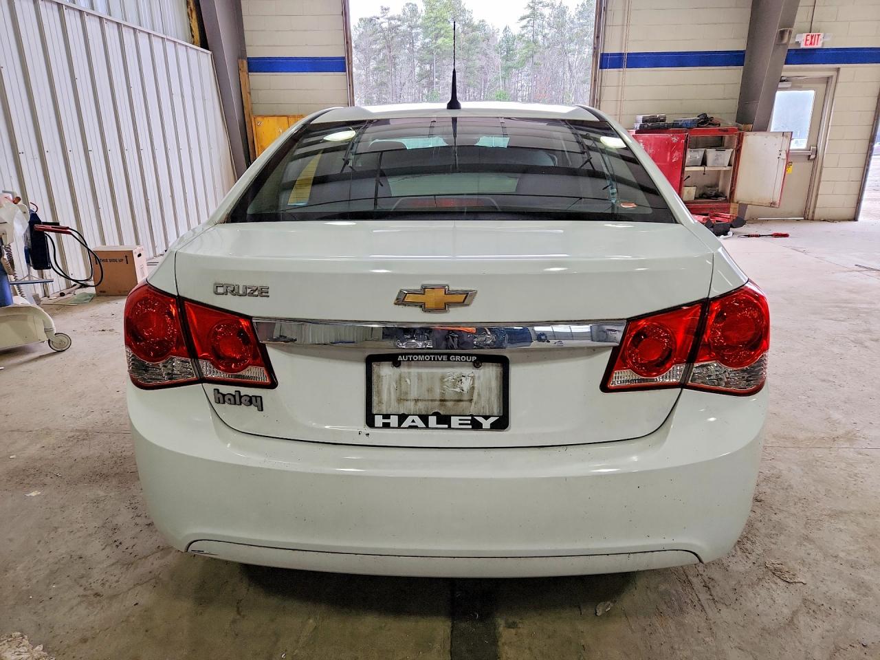 2013 CHEVROLET CRUZE LS photo 11