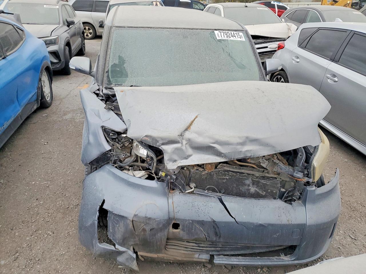 2010 TOYOTA SCION photo 9