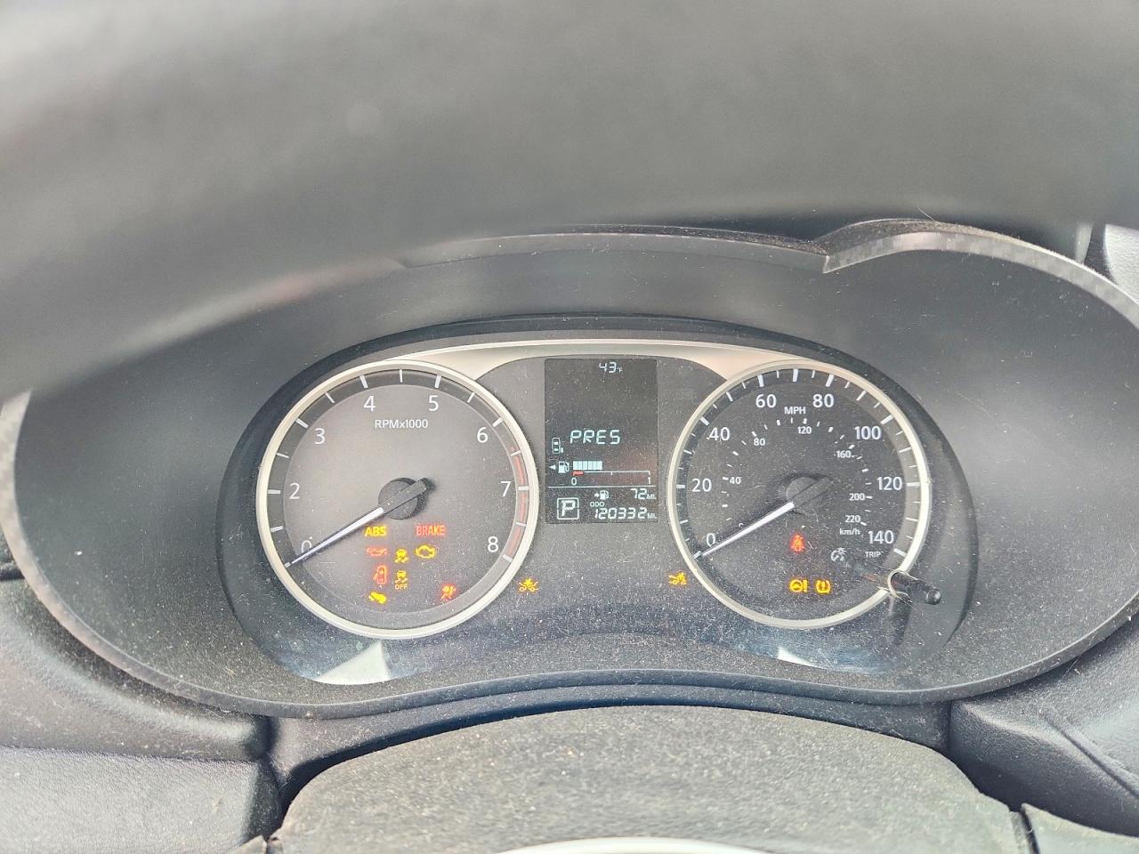 2021 NISSAN VERSA S photo 9