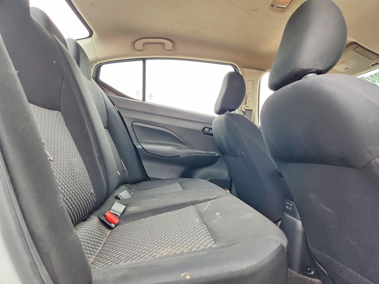 2021 NISSAN VERSA S photo 10
