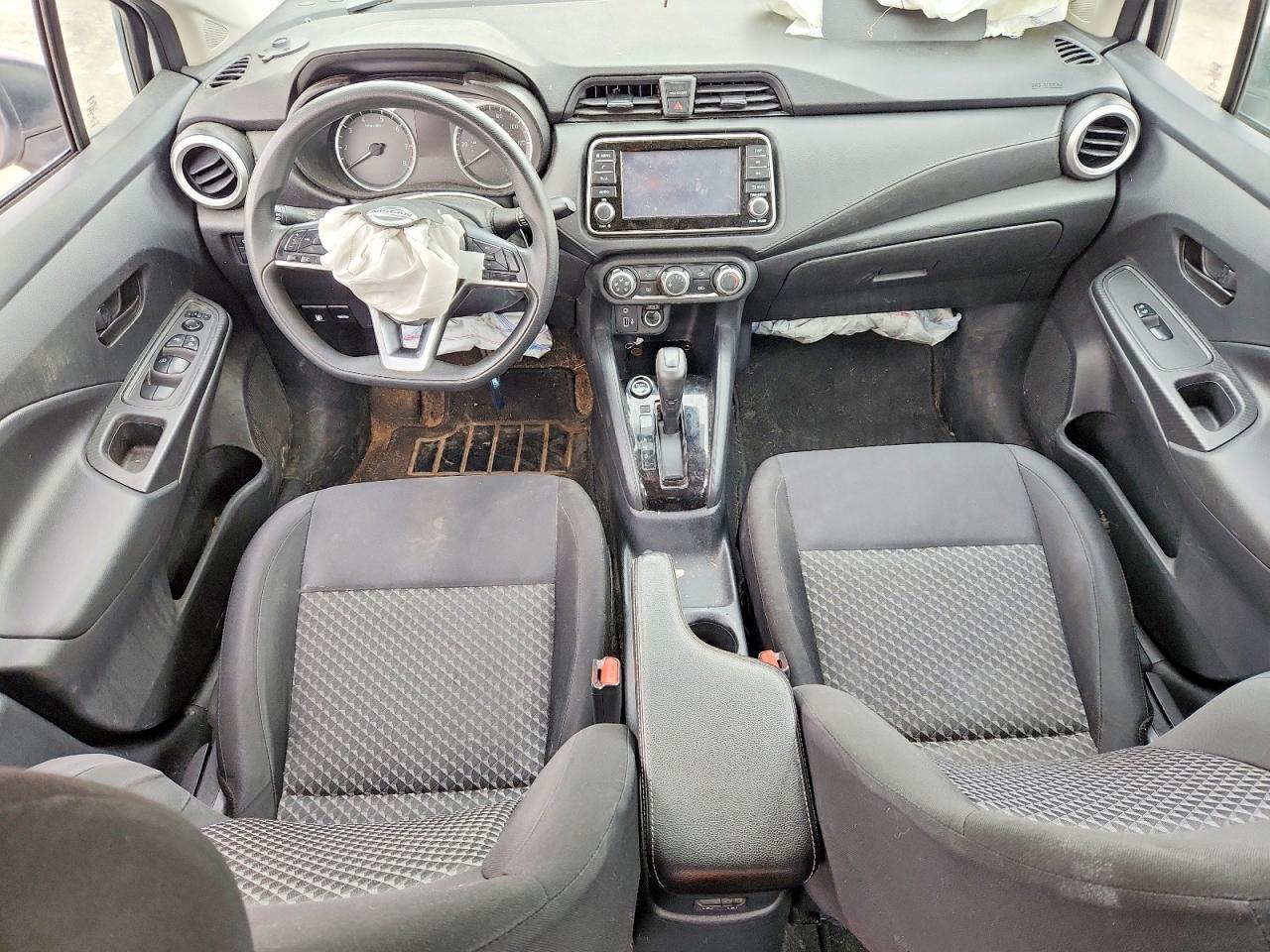 2021 NISSAN VERSA S photo 8