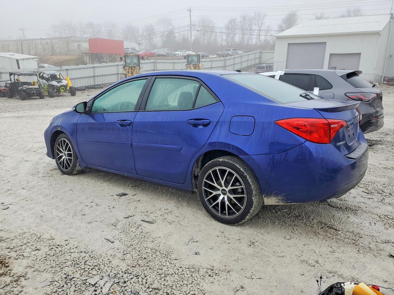 2018 TOYOTA COROLLA L photo 2