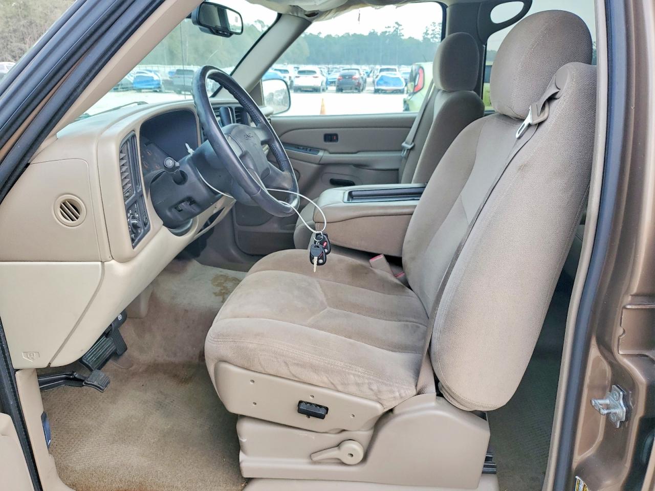 2004 GMC YUKON photo 13