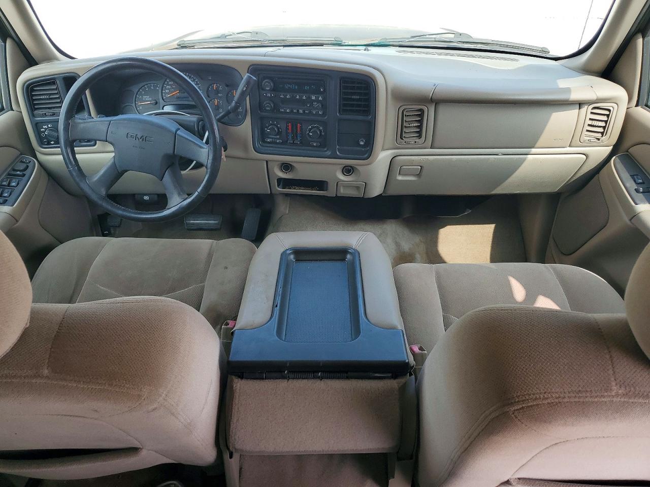 2004 GMC YUKON photo 15