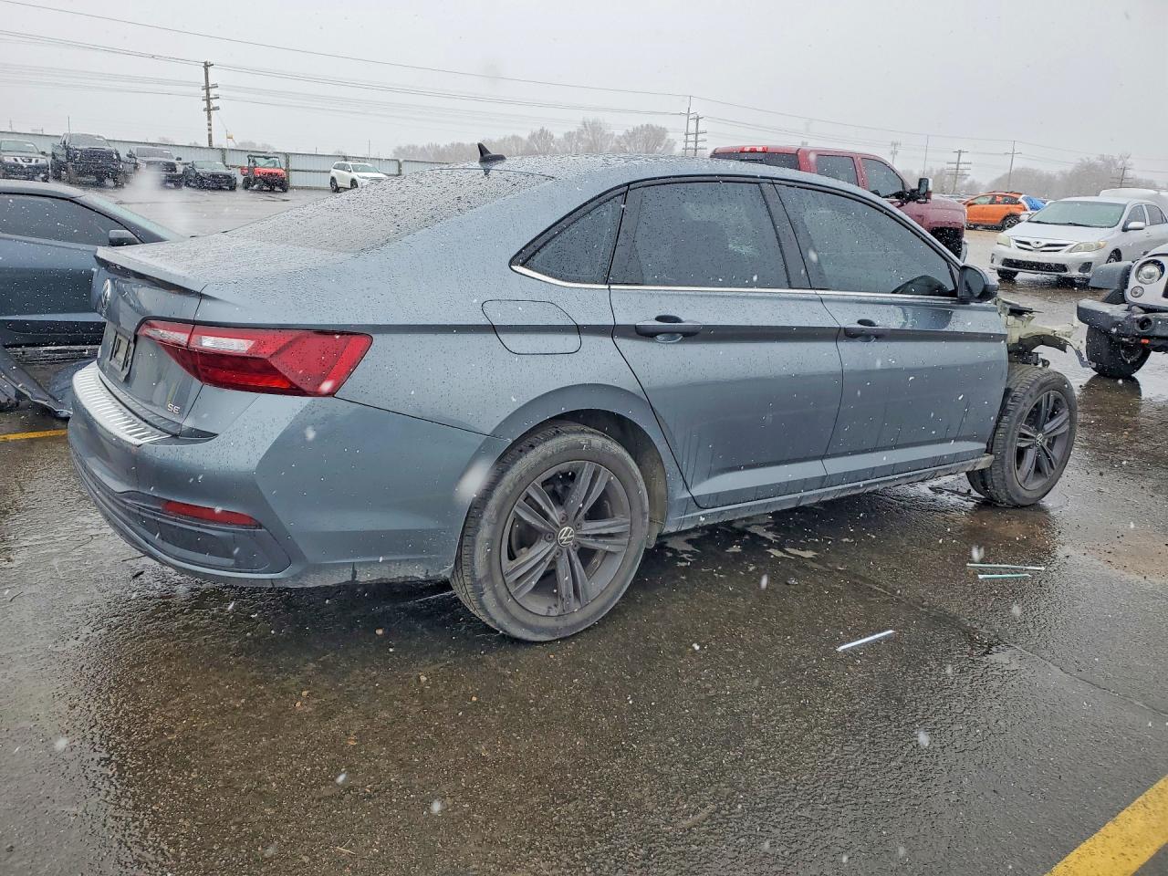 2023 VOLKSWAGEN JETTA SE photo 3