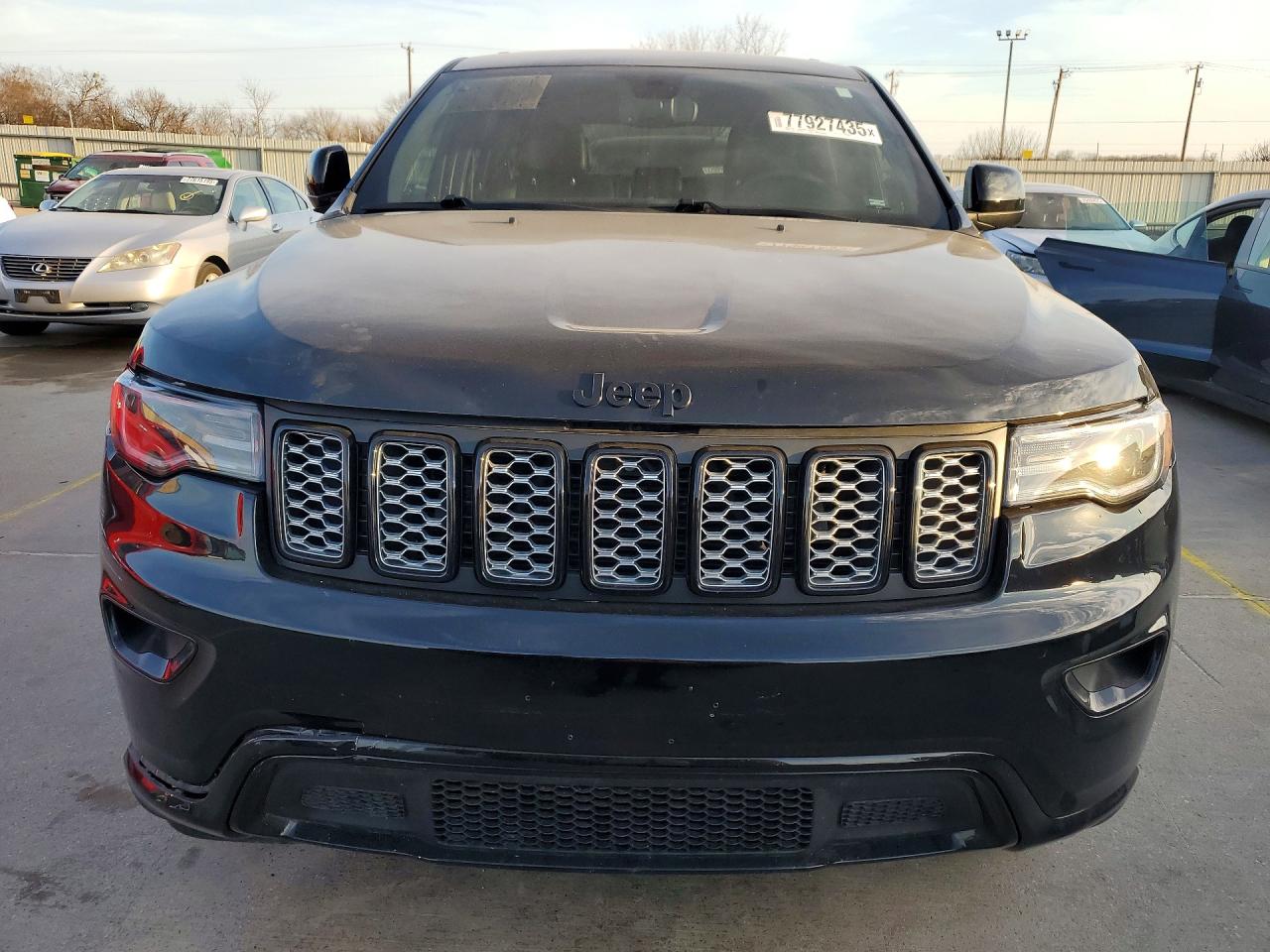 2022 JEEP GRAND CHEROKEE LAREDO E photo 9