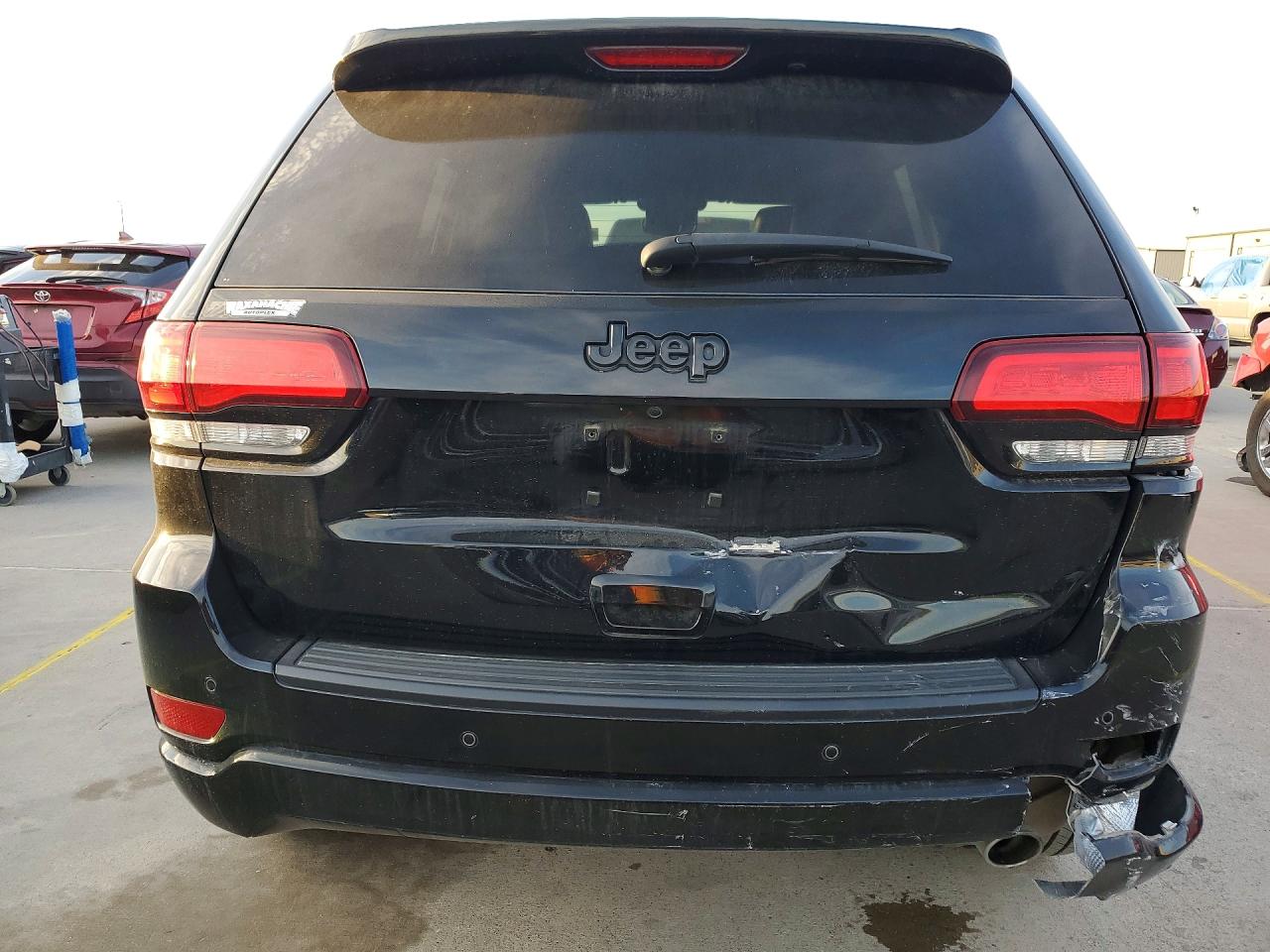 2022 JEEP GRAND CHEROKEE LAREDO E photo 11