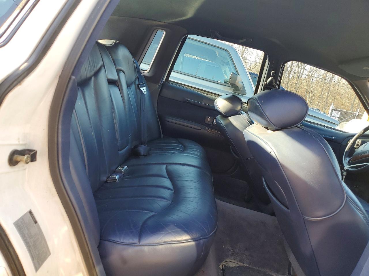 1995 LINCOLN TOWN CAR EXECUTIVE photo 19