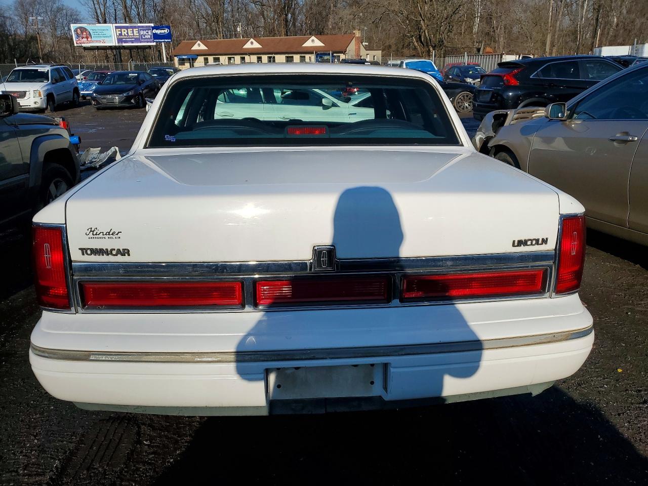 1995 LINCOLN TOWN CAR EXECUTIVE photo 11