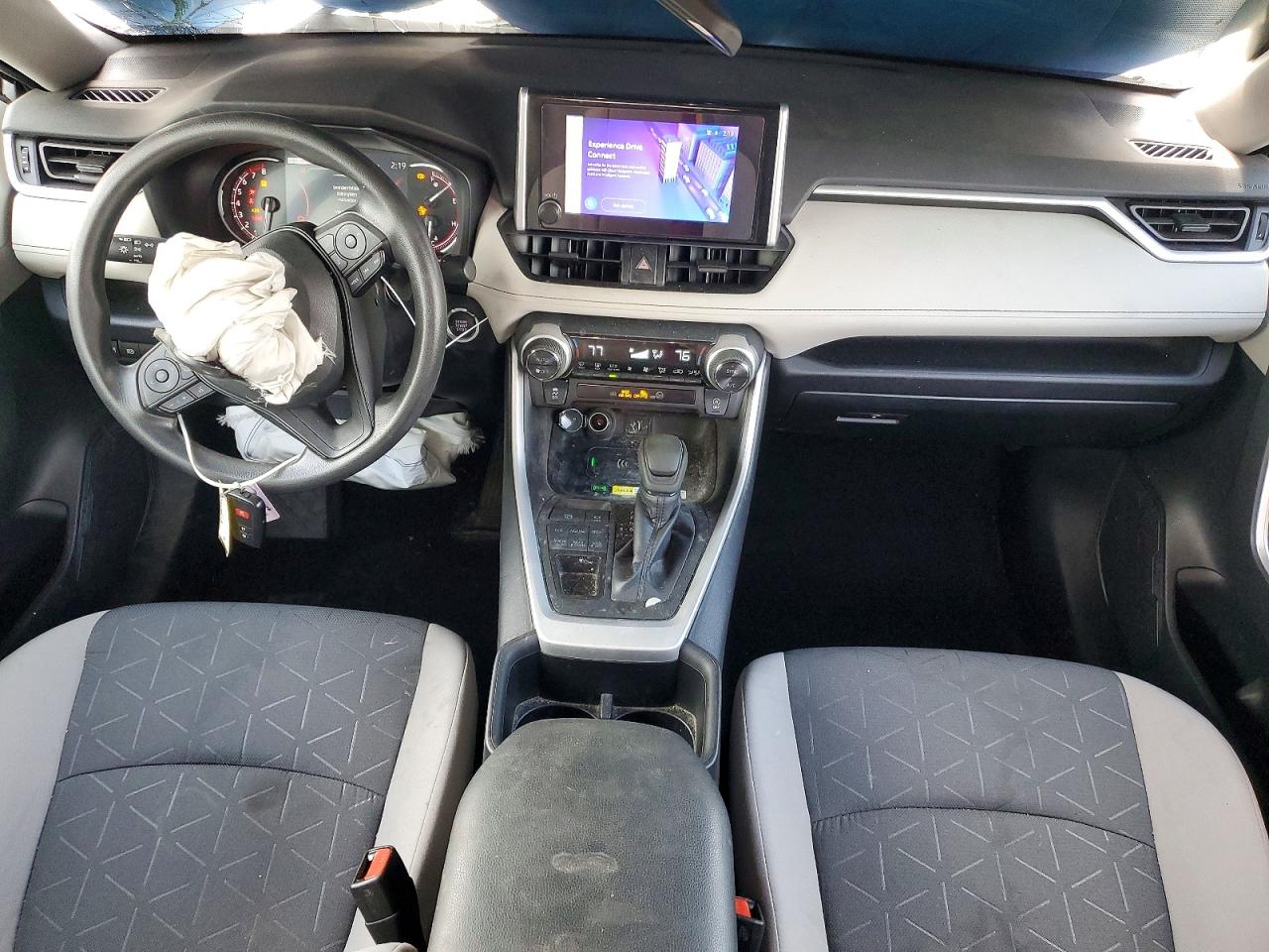 2024 TOYOTA RAV4 XLE photo 22