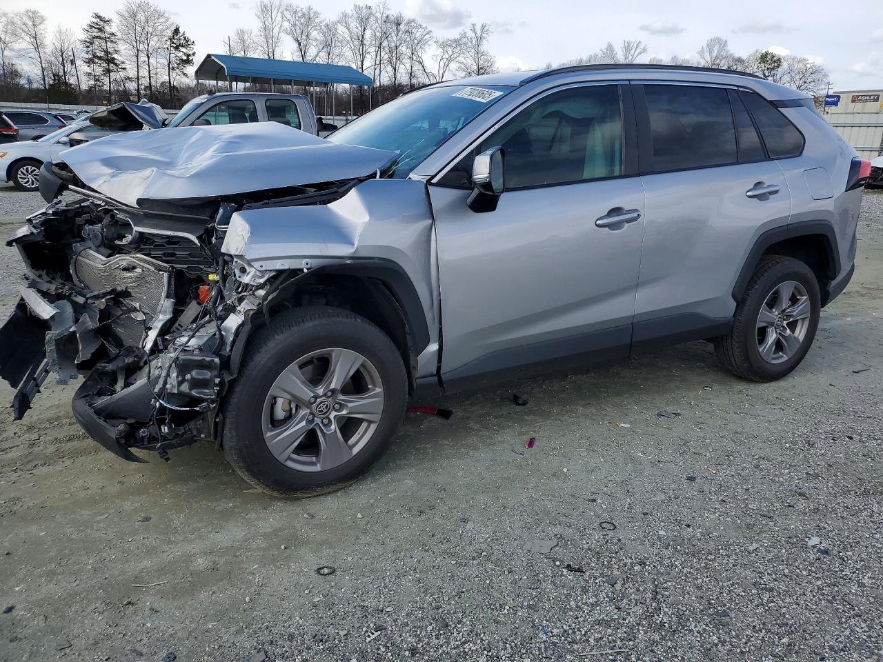 2024 TOYOTA RAV4 XLE photo 2