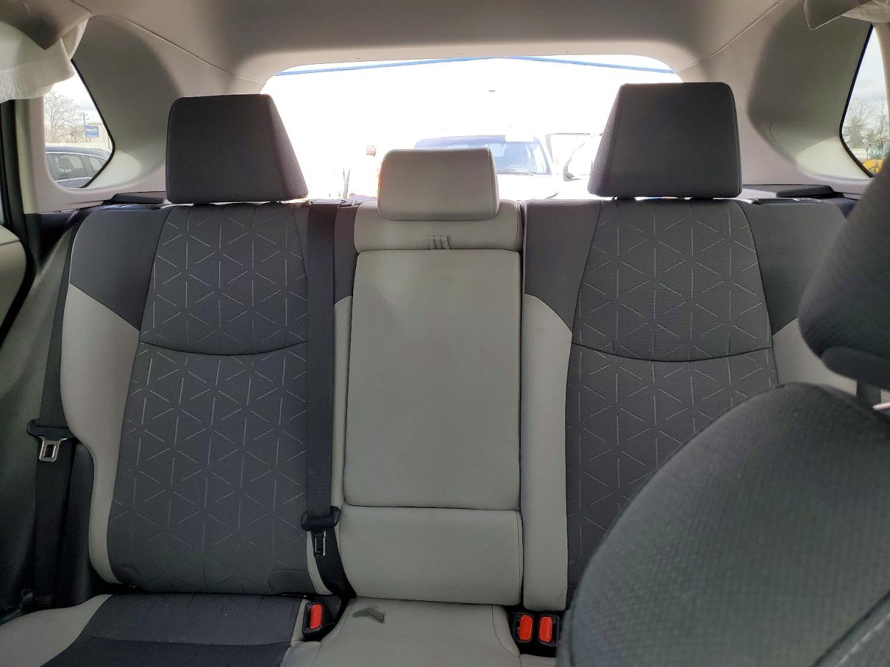 2024 TOYOTA RAV4 XLE photo 28