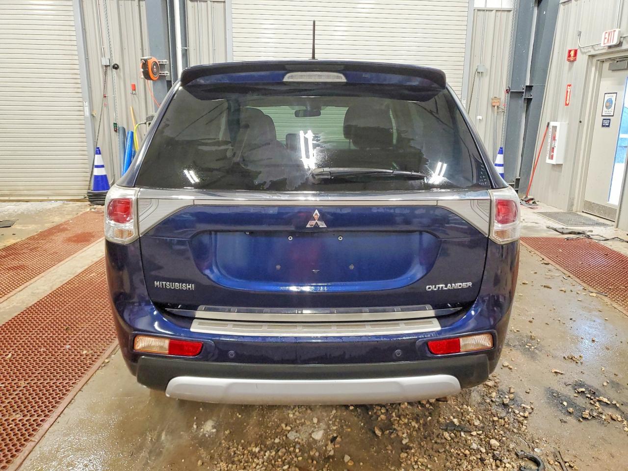 2015 MITSUBISHI OUTLANDER SE photo 6