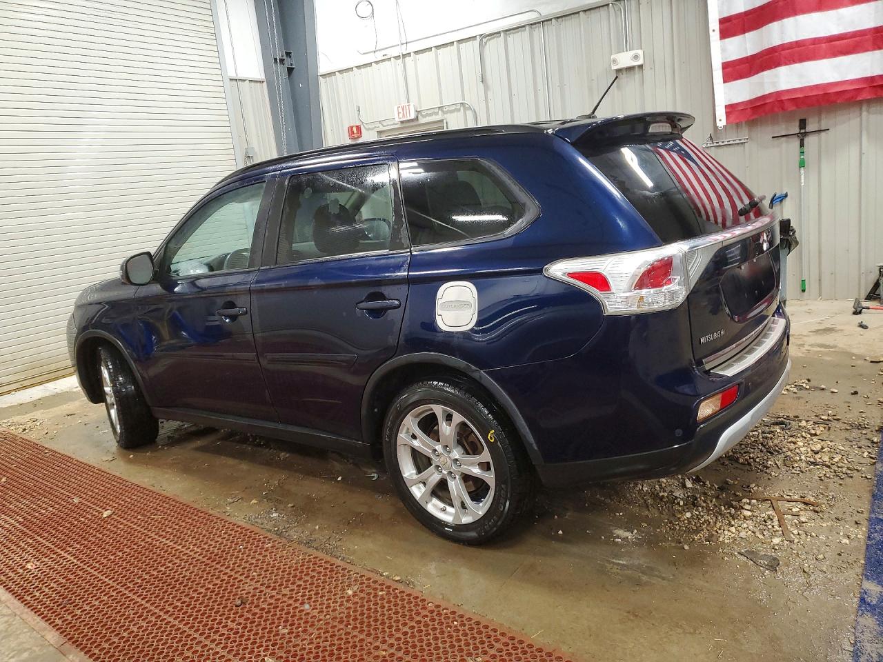 2015 MITSUBISHI OUTLANDER SE photo 2
