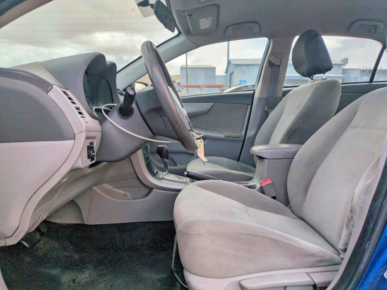 2010 TOYOTA COROLLA LE photo 7