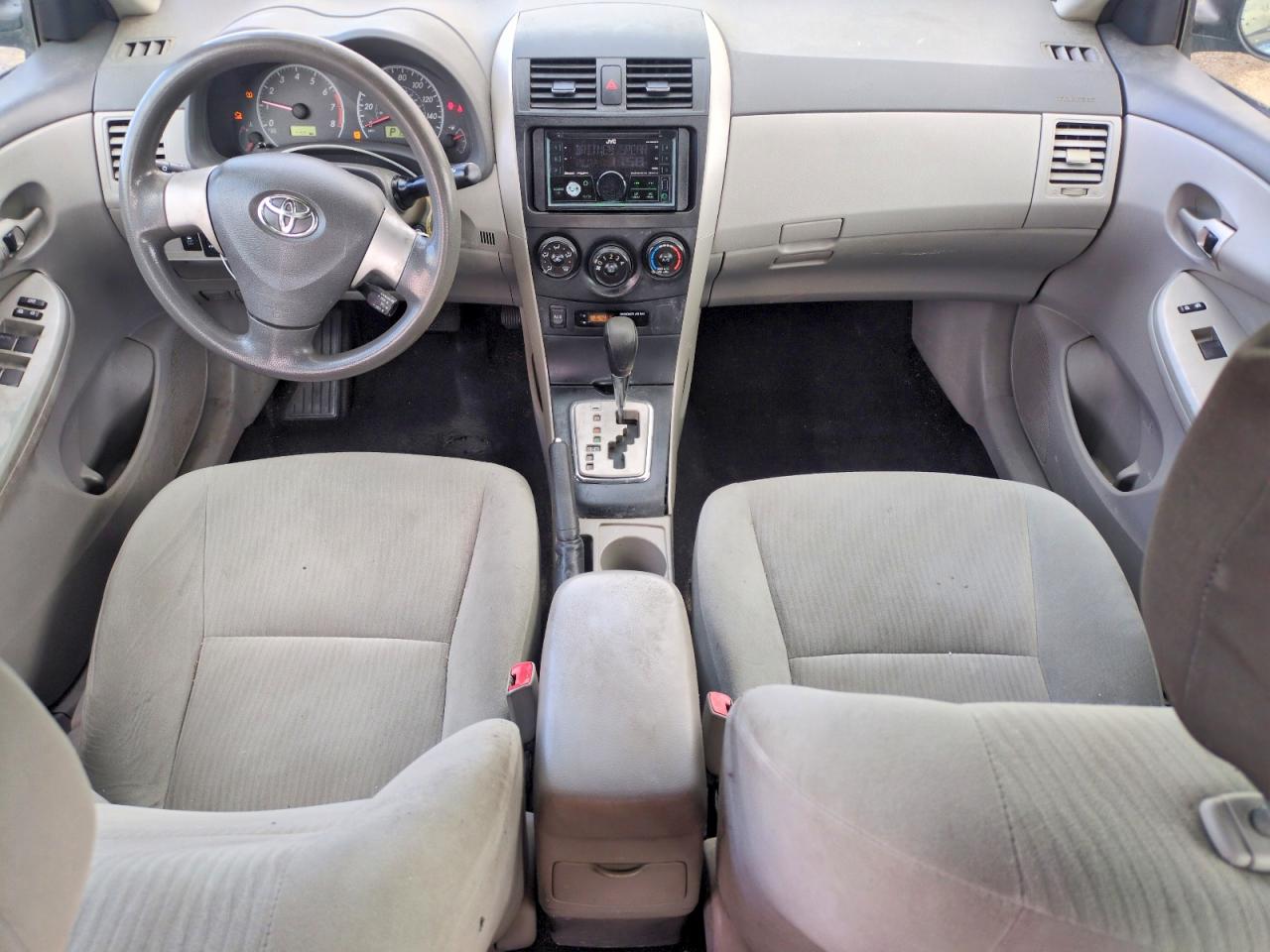 2010 TOYOTA COROLLA LE photo 8