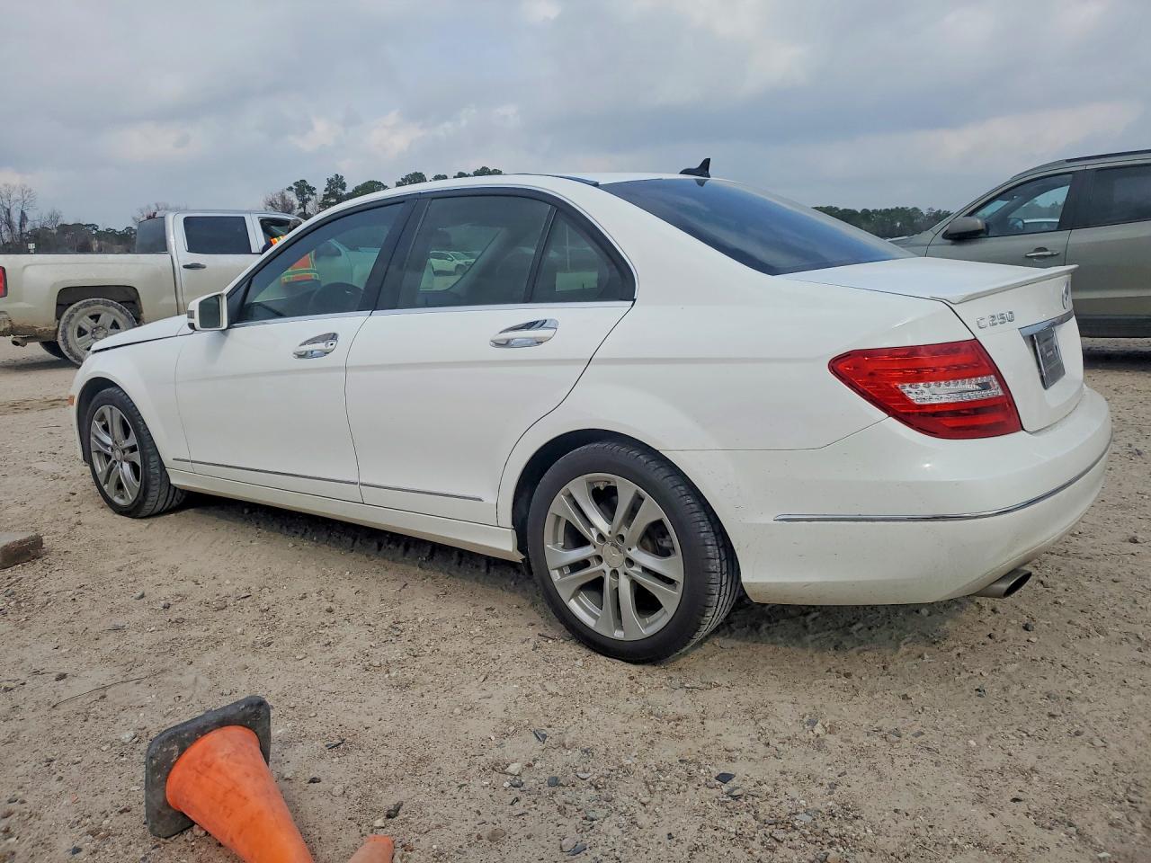 2013 MERCEDES-BENZ C 250 photo 3