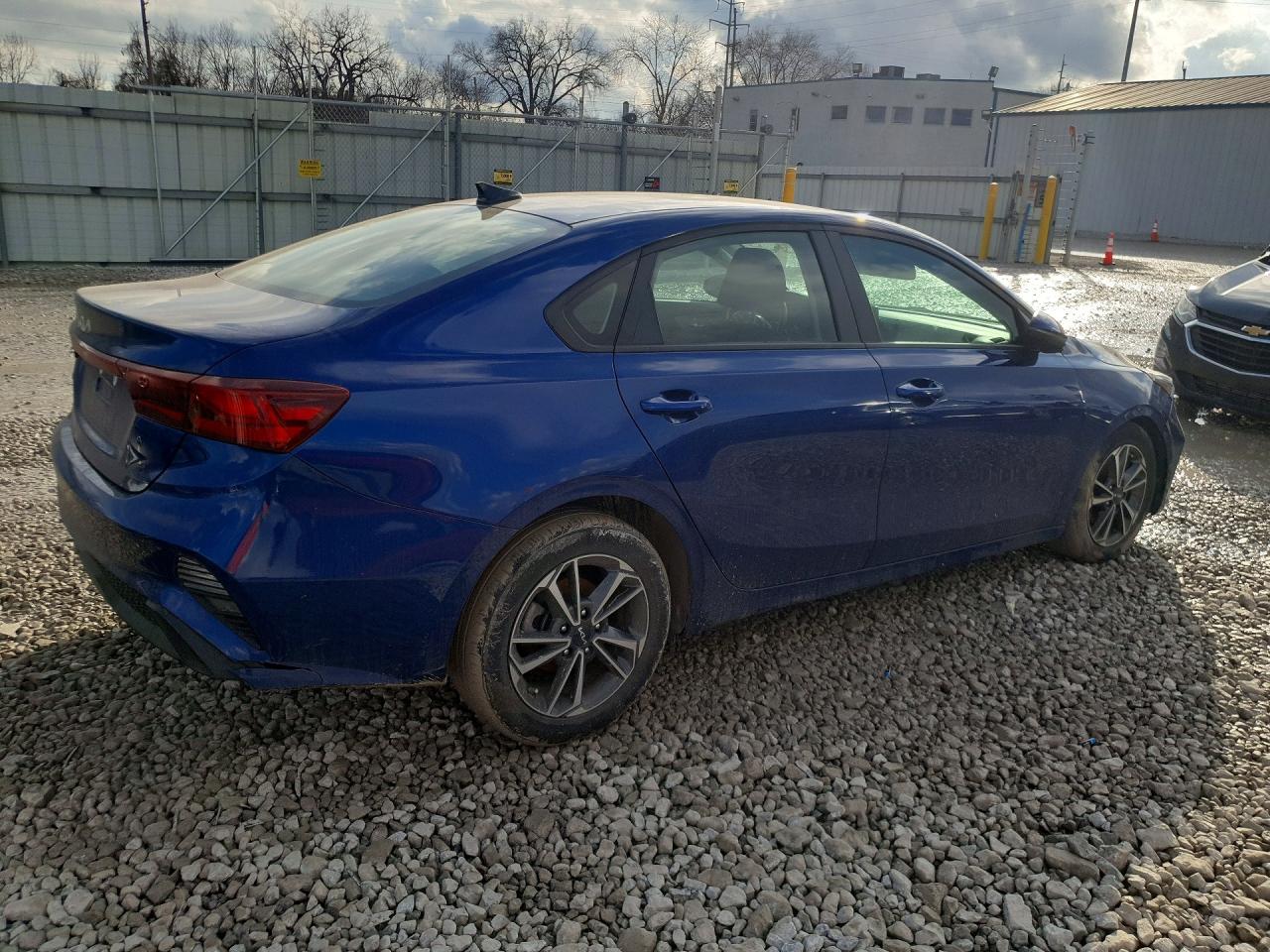 2023 KIA FORTE LX photo 3