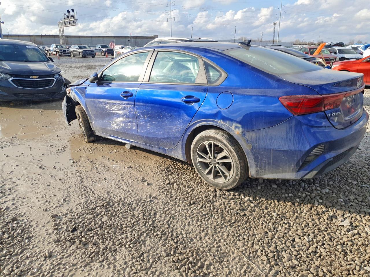 2023 KIA FORTE LX photo 2