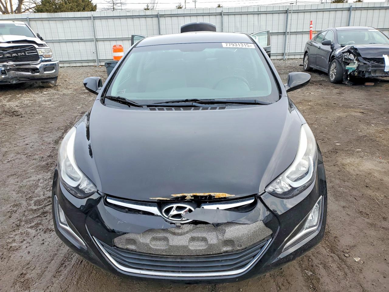 2015 HYUNDAI ELANTRA SE photo 9