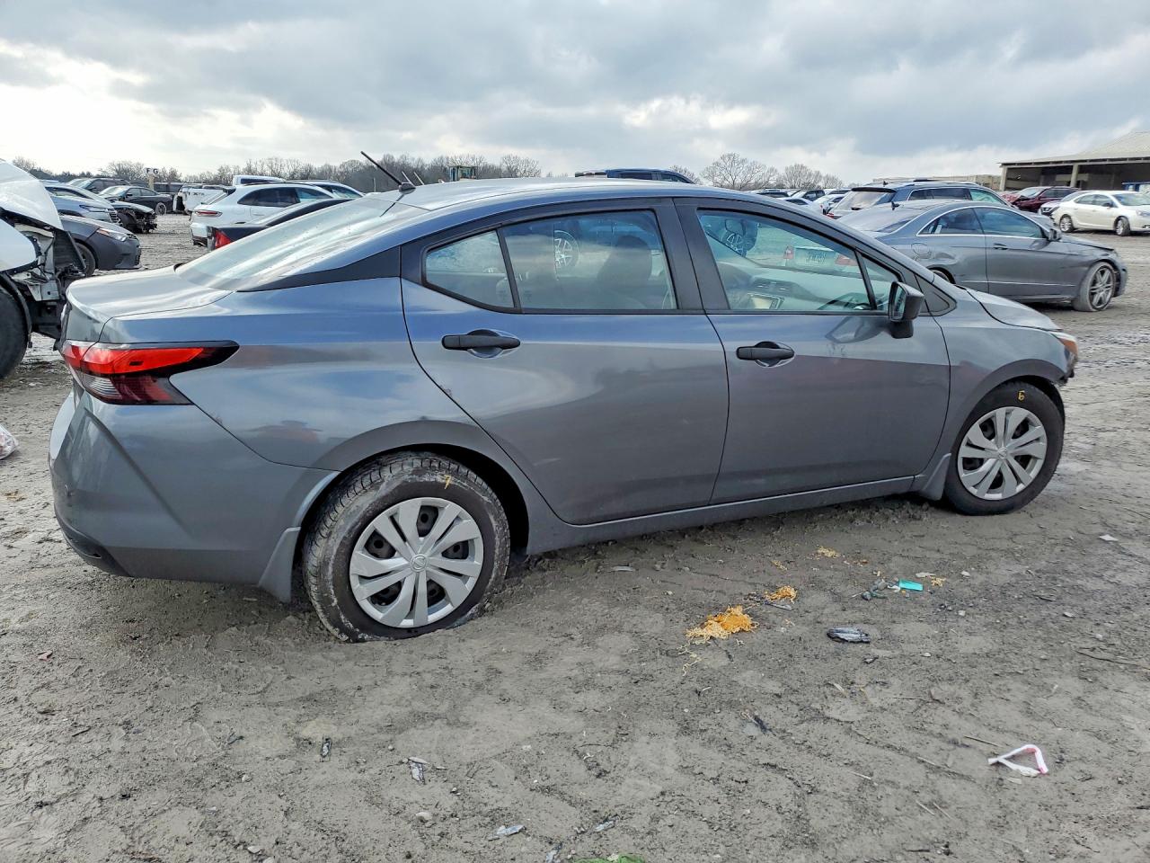 2020 NISSAN VERSA S photo 7
