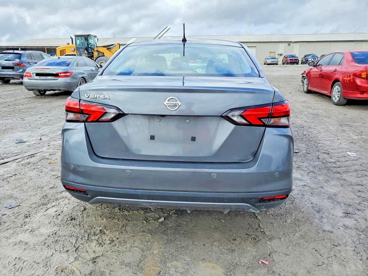 2020 NISSAN VERSA S photo 16