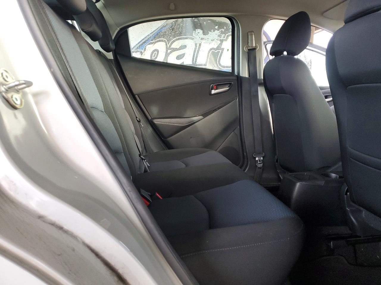 2019 TOYOTA YARIS L photo 10