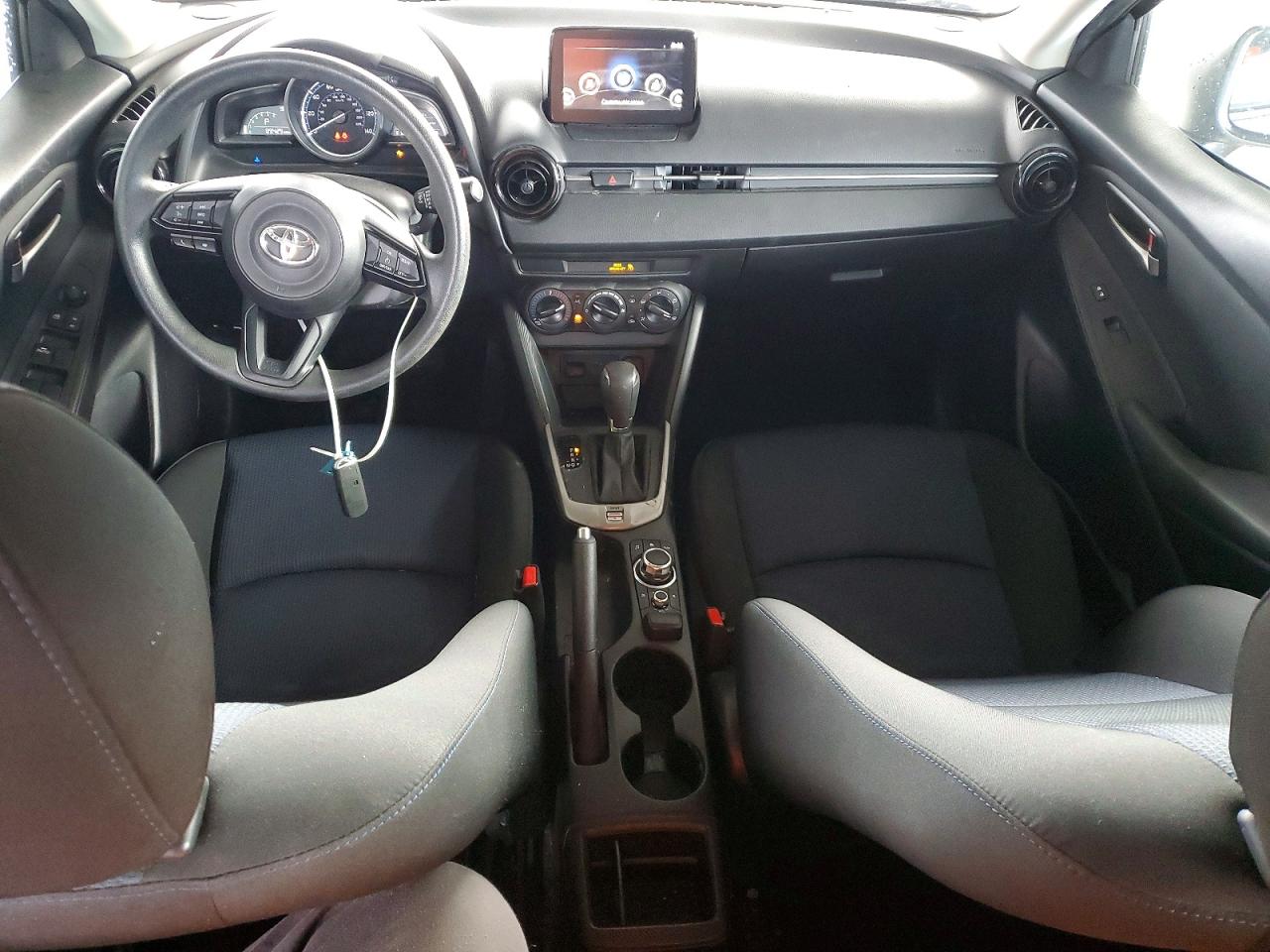 2019 TOYOTA YARIS L photo 8