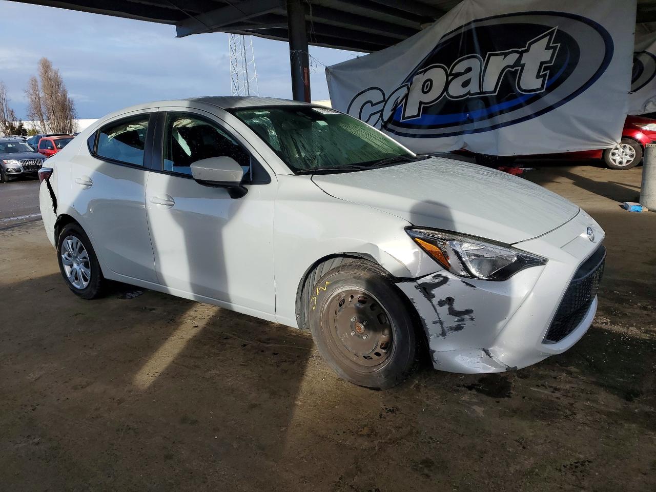 2019 TOYOTA YARIS L photo 4