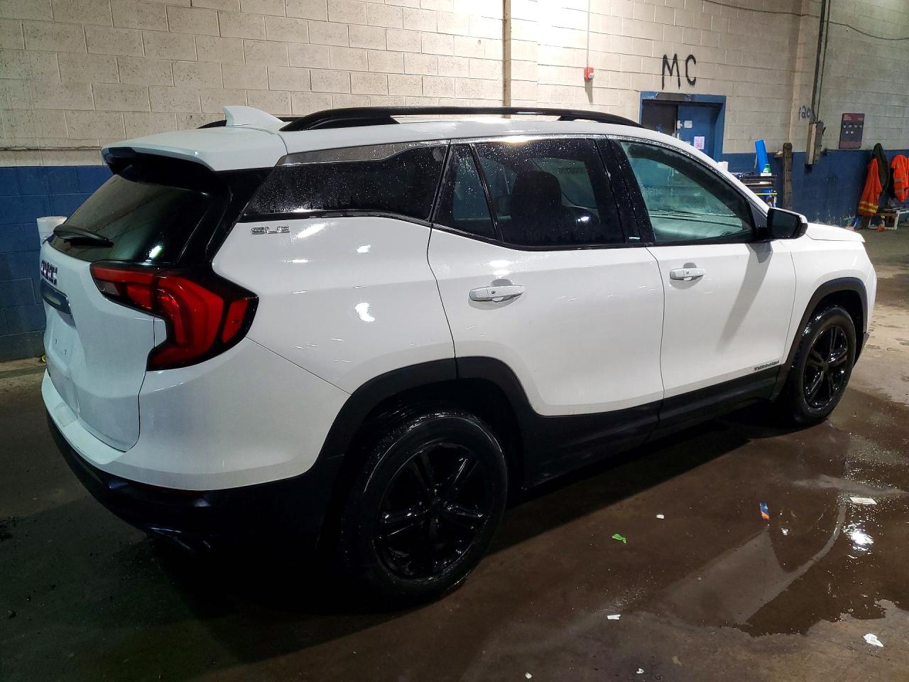 2019 GMC TERRAIN SLE photo 3