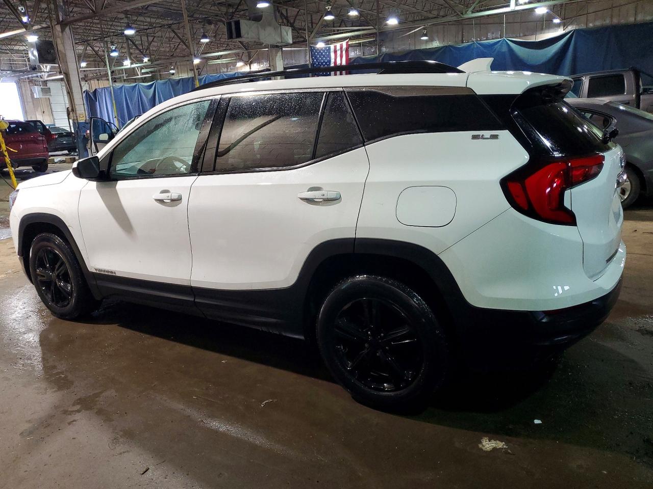 2019 GMC TERRAIN SLE photo 2