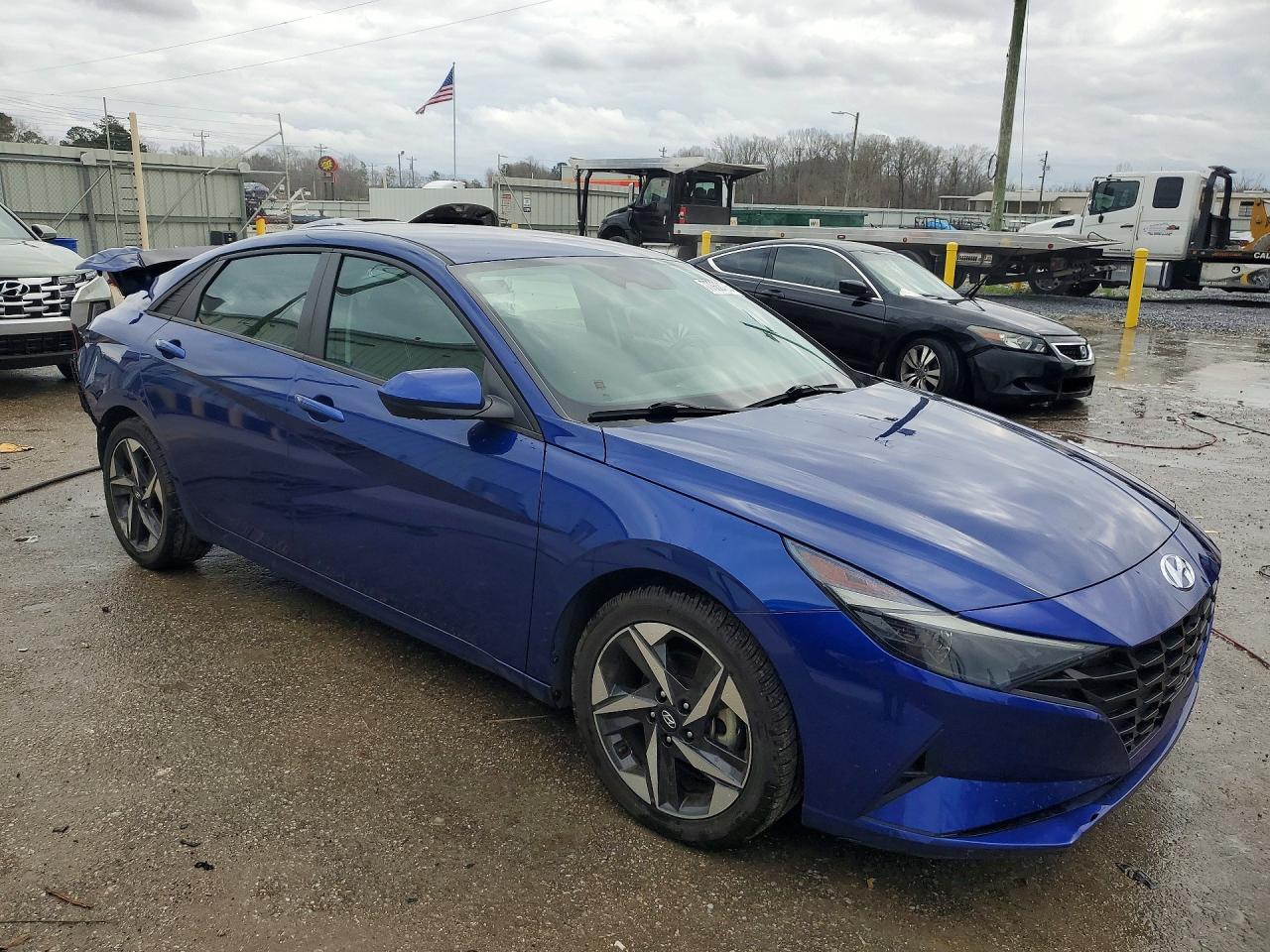 2023 HYUNDAI ELANTRA SEL photo 4