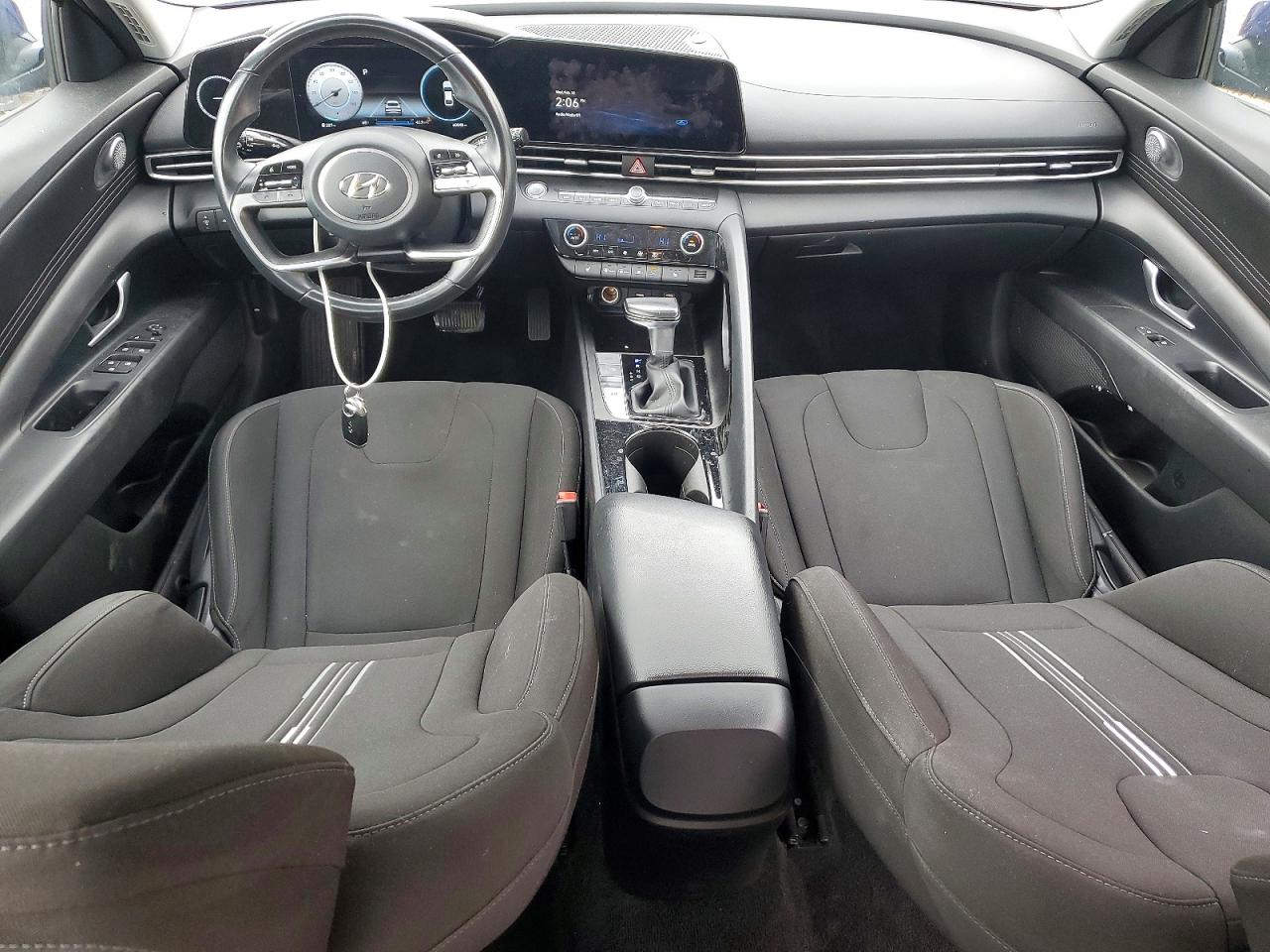 2023 HYUNDAI ELANTRA SEL photo 8