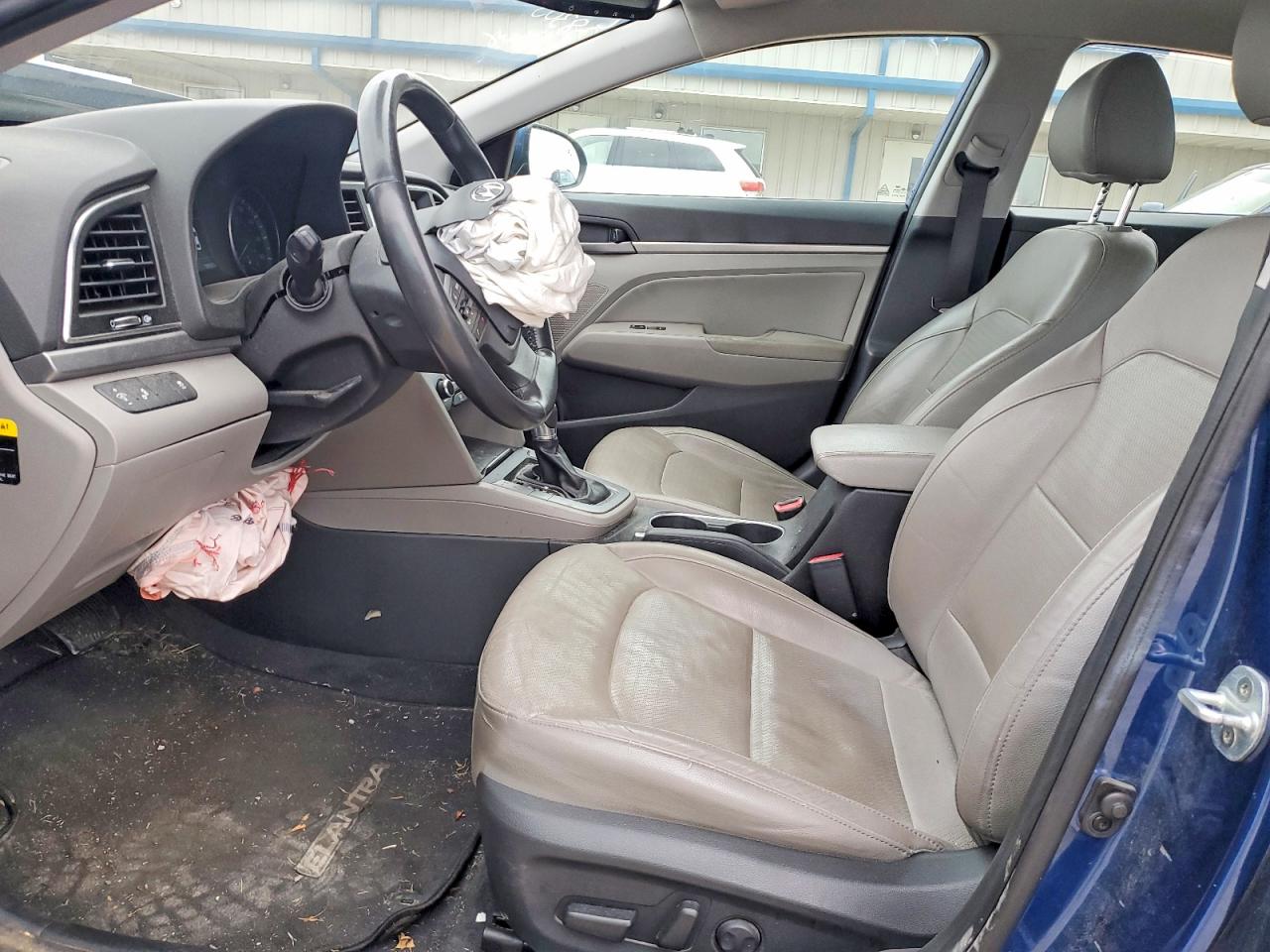 2017 HYUNDAI ELANTRA photo 19