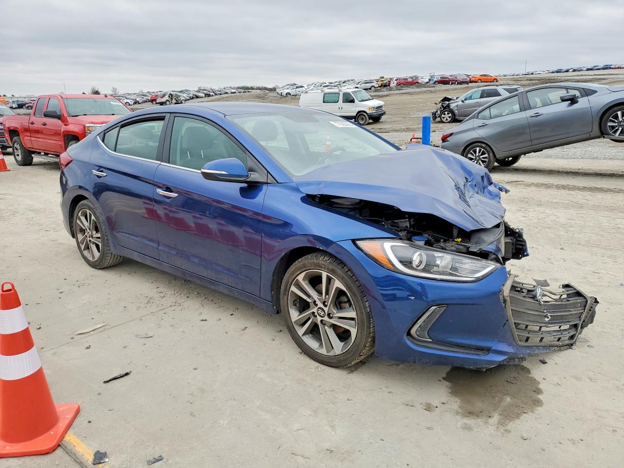 2017 HYUNDAI ELANTRA photo 10