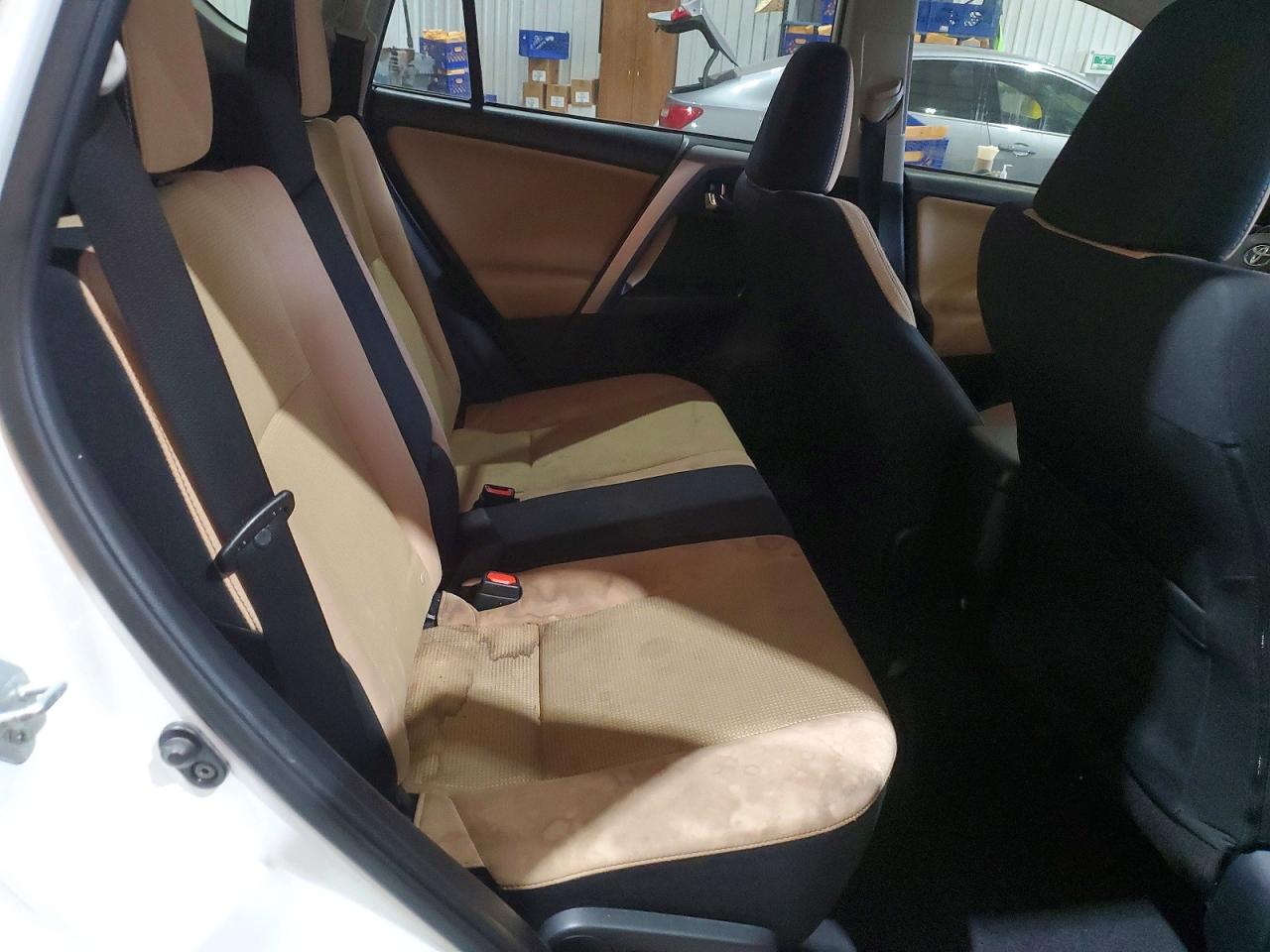 2018 TOYOTA RAV4 XLE photo 19