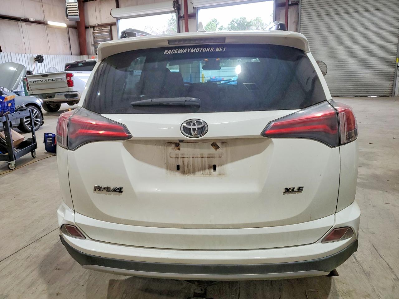 2018 TOYOTA RAV4 XLE photo 11