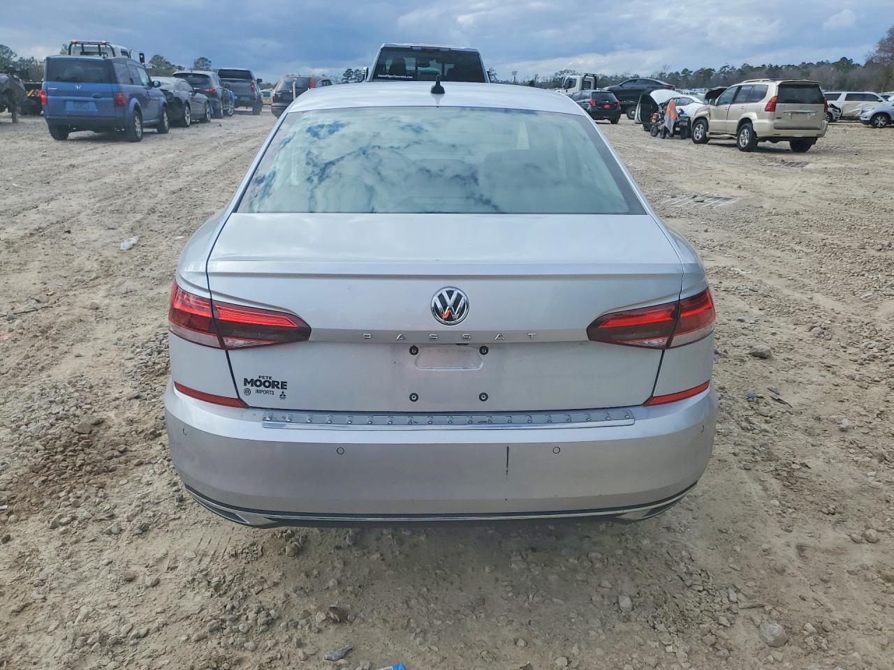 2020 VOLKSWAGEN PASSAT SEL photo 16